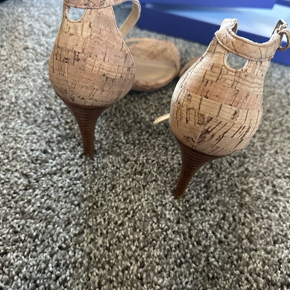 Stuart Weitzman Nunaked Strappy Pump - Picture 5 of 8